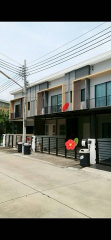 ให้เช่าทาวน์เฮ้าส์ คอนเนค พัฒนาการ38  มีเฟอร์ครบตามภาพ