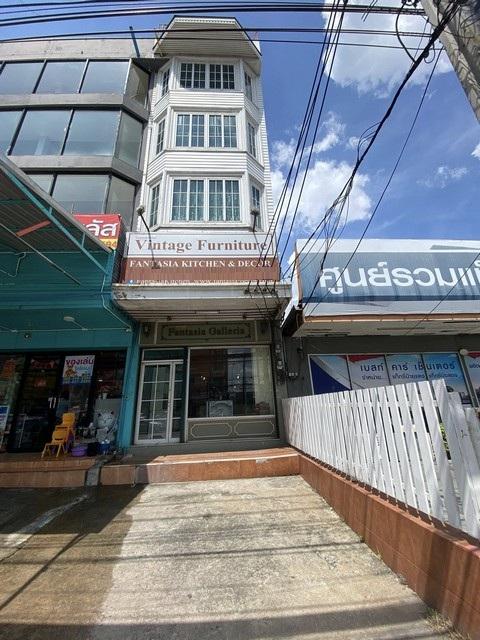 ให้เช่าอาคารพาณิชย์ 6 ชั้น 24 ตร.ว. ริมถนนศรีนครินทร์ ใกล้ BTS แบริ่ง