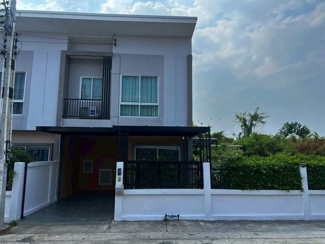 ขายทาวน์เฮ้าส์ บางแสน หลังมุม รีโนเวทใหม่ The Valley สุขุมวิท มอเตอร์เวย์ TP-H1921