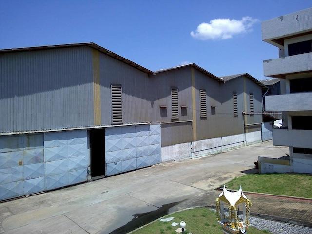 BR 1652 ให้เช่าโกดัง 575 ตร.ม. ริมถนนเศรษฐกิจ 1 อ้อมน้อย กระทุ่มแบน รถคอนเทนเนอร์เข้าได้