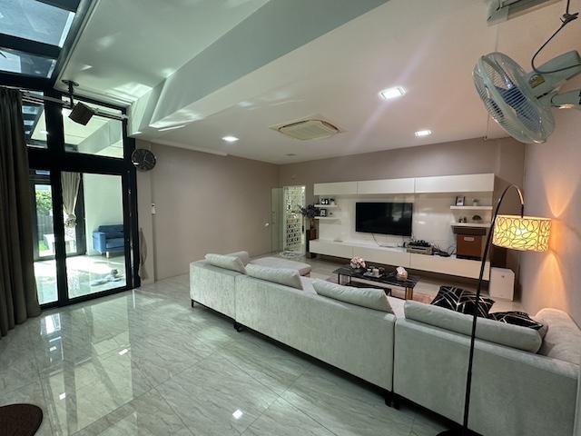 HR 9617 ให้เช่าและขาย บ้านเดี่ยว มัณฑนา พระราม 9 กรุงเทพกรีฑา 7 บ้านหรู 350 ตร.ม 4 ห้องนอน 133.8 ตร.ว