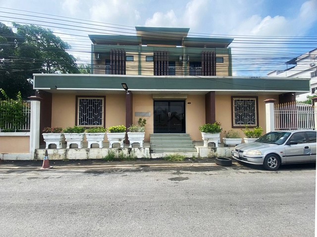 ให้เช่าอาคารสำนักงาน 3 ชั้น 728 ตร.ม. ตกแต่ง พร้อมเข้าอยู่ ใกล้สนามบินดอนเมือง  เหมาะเป็นสำนักงาน, ที่พักอาศัย, คลีนิค, Fitness