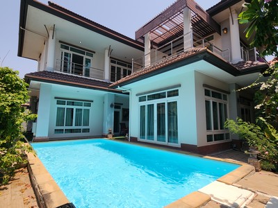 ขายบ้านเดี่ยว บางแวก–ทวีวัฒนา พื้นที่ 150 ตร.วา บ้านสไตล์รีสอร์ท พร้อมสระว่ายน้ำและสวนส่วนตัว ใกล้ ม.มหิดล 
