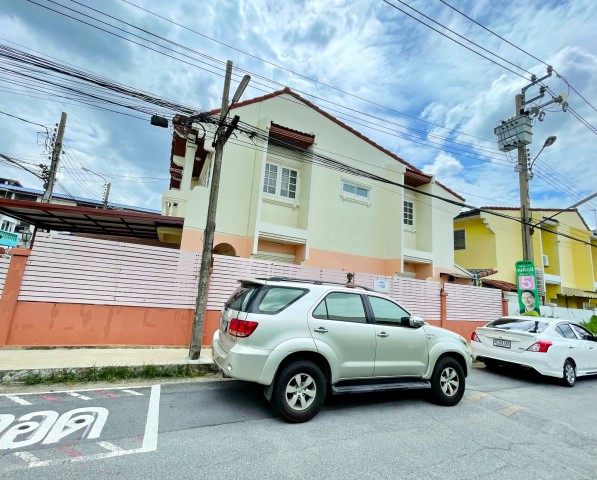บ้านเดี่ยว 2 ชั้น หัวมุม 2 นอน 2 น้ำ ใกล้รร.นานาชาติกีรพัฒน์ 500 ม.เฟอร์ฯครบ  ใกล้MRT วัชรพล 700 ม.