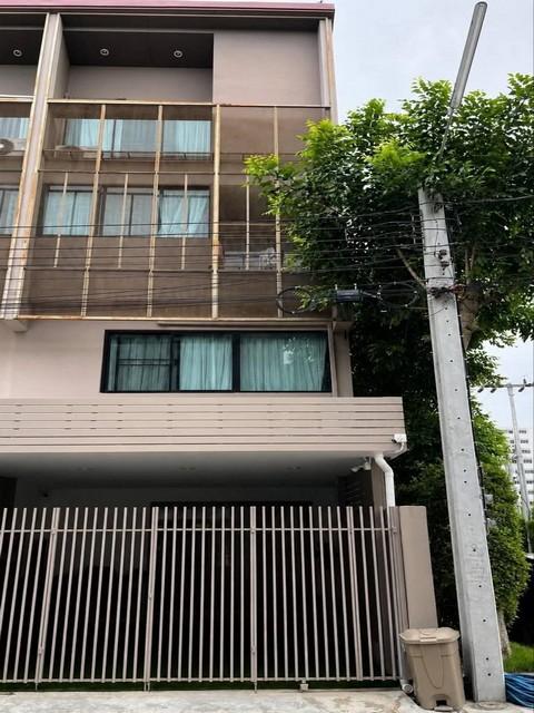 ให้เช่าทาวน์โฮม 3.5 ชั้น 20.5 ตร.ว. เฮ้าส์ นิช แจ้งวัฒนะ-ติวานนท์ ใกล้เซนทรัลแจ้งวัฒนะ
