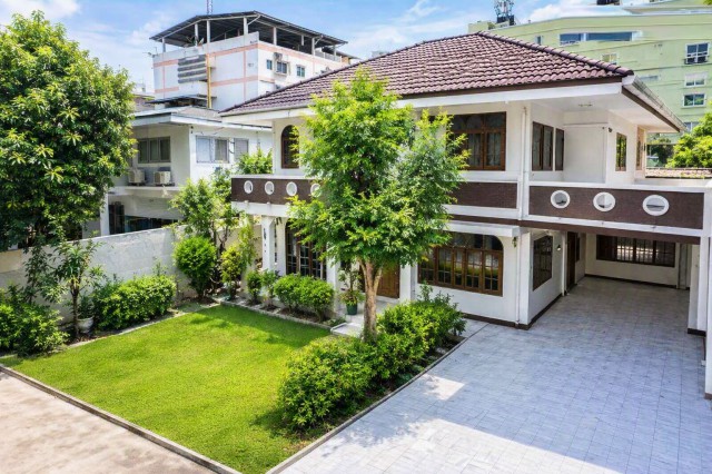 MRT รัชดาภิเษก 800 ม. บ้านเดี่ยว 2 ชั้นฟังก์ชั่น 3 นอน 2 น้ำ วิภาวดีรังสิต 14-19  60ตร.ว. 240ตร.ม.  พร้อมเฟอร์ฯ วิภาวดีรังสิต 14-19