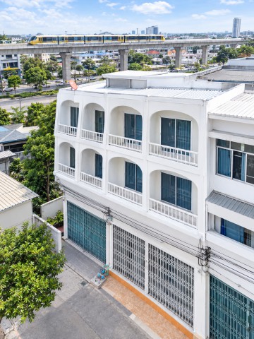 MRTบางกะปิ 599ม.  ลาดพร้าว 103-113 ให้เเช่าออฟฟิศและตึกแถว 4 ชั้น รพ.เวชธานี  3-4นอน 3น้ำ18 ตร.ว. 280 ตร.ม. ทำเลเด่น