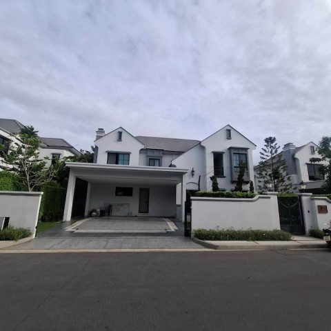BH4423 ให้เช่าบ้านเดี่ยว 2 ชั้น หมู่บ้านนันทวัน พระราม 9 กรุงเทพกรีฑาตัดใหม่ บ้านพร้อมสระว่ายน้ำ รับชาวต่างชาติและสัตว์เลี้ยง