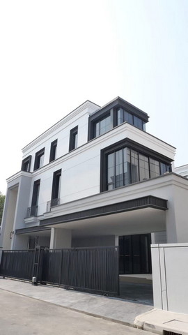 บ้านเดี่ยวMalton Gates Krungthep Kreetha มอลตันเกทส์กรุงเทพกรีฑา มีลิฟต์+ pool villa 5 ห้องนอน 