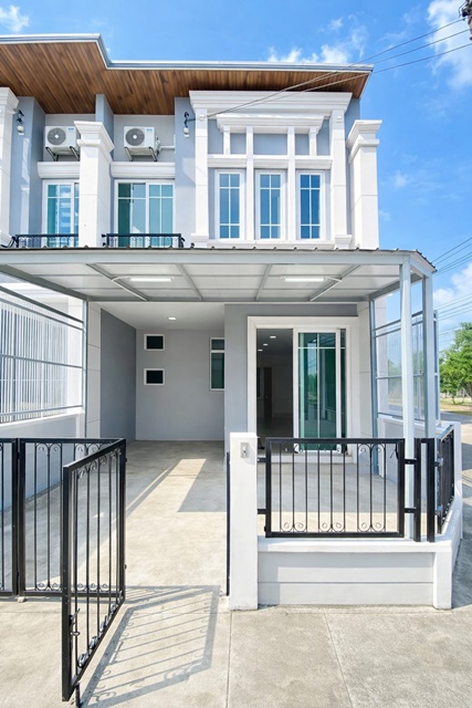 ทำเลสุขุมวิท 113 บ้านมุม สุขุมวิท-ลาซาล ทาวน์โฮม 3 นอน 2 น้ำ ใกล้BTS สำโรง 1.1 กม.17 ตร.ว.132 ตร.ม. อิมพีเรียลเวิลด์ สำโรง 1.2 กม.