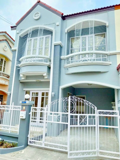 ทาวน์โฮม 2 ชั้น หัวมุม 3นอน 2น้ำ 37ตร.วา. 300 ตร.ม.กระทุ่มล้ม บางกระทึก ใกล้ เดอะโฟร์ธ สาย4 500 ม. ใกล้ตลาดศาลายา 900 ม.  ปิ่นเกล้า 