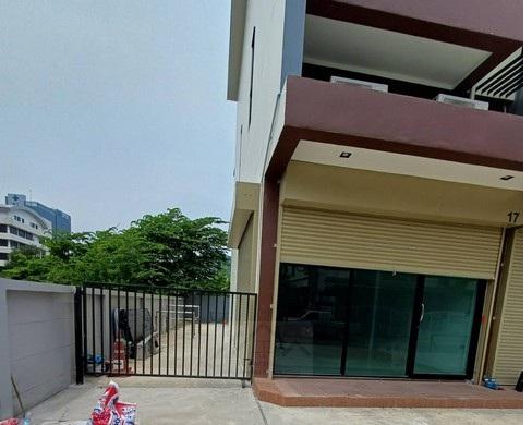 ให้เช่าโฮมออฟฟิศ 3.5 ชั้น 40 ตร.ว. ซอยรามอินทรา 89 หลังมุม ใกล้ Fashion Island