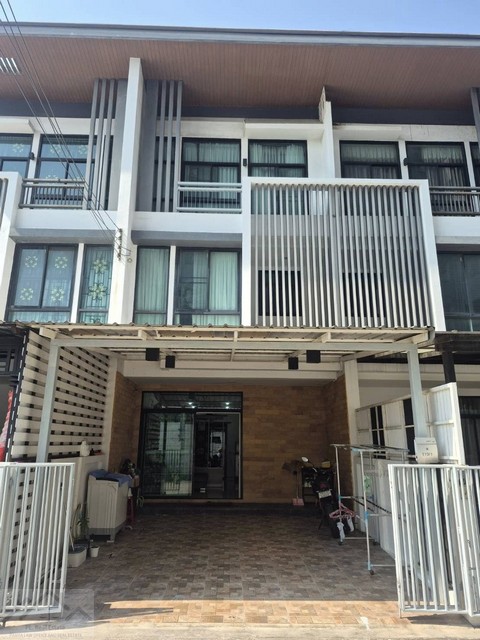 ให้เช่าทาวน์โฮม 3 ชั้น 3 ห้องนอน โครงการ Cozy ลาดพร้าว 41 เดินทางสะดวก พร้อมเข้าอยู่