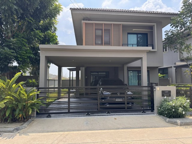 ให้เช่าบ้าน 3 ห้องนอน 3 ห้องน้ำ ครัวแยก  โครงการ Como Botanica 2  ใกล้ Mega Bangna (4.2 km)