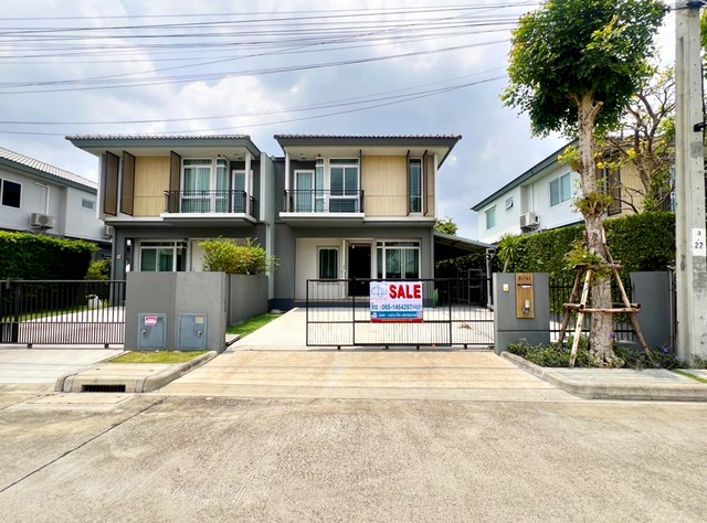 บ้านแฝด หมู่บ้าน อินนิซิโอ 3  ปิ่นเกล้า - วงแหวน ตรงข้ามคลับเฮ้าส์ ขายถูกมาก 