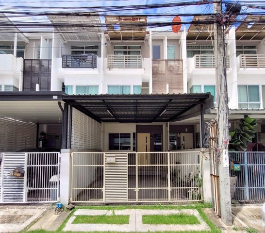 ให้เช่าทาวโฮม3ชั้น  โครงการบ้านใหม่ พระราม 9- ศรีนครินทร์กรุงเทพกรีฑา ซอย 7ใกล้เดอะมอลล์บางกะปิ   ย่าน กรุงเทพกรีฑา หัวหมาก บางกะปิ รามคำแหง