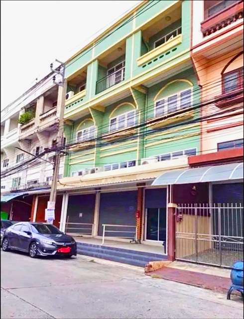 ให้เช่อาคารพาณิชย์ 4ชั้น 25ตร.วา. 400ตร.ม. 3 นอน 2 น้ำ ถ.นวมินทร์46-54 MRTคลองบ้านม้า 3.2กม.  รพ. สิรินาถ บึงกุ่ม 500 ม.