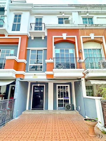 ทาวน์โฮม 3-5ชั้น 5 สเต็ป รัชดา-รามอินทรา เดอะวอล์ค เกษตร-นวมินทร์ 1.3 กม. รีโนเวทใหม่ทั้งหลัง 3-4 นอนแยกนวลจันทร์26-34 รพ.นวเวช 6แอร์ 6