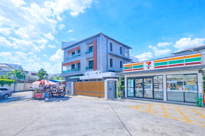 สถานทูตจีน3กม. ใกล้ MRT สุทธิสาร 899ม. MRT ห้วยขวาง 1.26กม.ให้เช่าบ้านเดี่ยว 3 ชั้น 7นอน 5น้ำ เฟอร์ครบ 100 ตร.ว.400 ตร.ม.