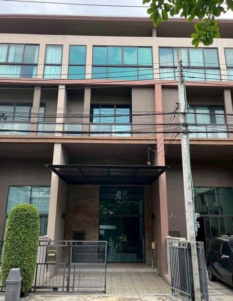 ขายทาวน์โฮม 3 ชั้น 193 ตร.ม. บ้านกลางเมือง รัชโยธิน ซอยพหลโยธิน 34 ใกล้ BTS เสนานิคม