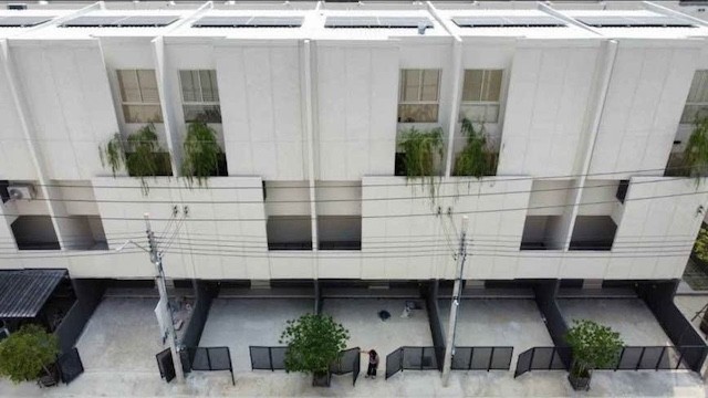 BH4447 ให้เช่าทาวน์โฮม 3 ชั้น Nue Verse กรุงเทพกรีฑา ติดถนนใหญ่ ใกล้โรงเรียนนานาชาติ