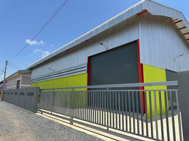 ให้เช่าโกดัง 530 ตร.ม. ถนนกาญจนาภิเษก ลาดหลุมแก้ว มีพื้นที่ต่อด้านหลัง รถใหญ่เข้าใด้