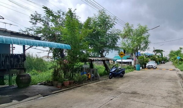 ที่ดินแปลงสวย 70 ตร.ว. ทำเลทองรังสิต-นครนายก 33 (ซอย 1/4)  ที่ดินทรงสี่เหลี่ยมสวย หน้ากว้าง 14 ม. ลึก 20 ม.