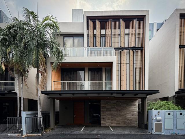 ขายบ้านเดี่ยว 3 ชั้น 460 ตร.ม. หมู่บ้านโมทีค แจ้งวัฒนะ ซอย 10 พร้อมลิฟต์ส่วนตัว