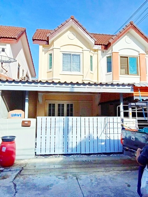 ใกล้สวนหลวง ร.9 700 ม.ทาวน์เฮาส์ 2 ชั้น ฟังก์ชันครบ 2นอน 2น้ำ 20ตร.ว .ติดถนนหลัก เข้า-ออกสะดวก พัฒนาการ เฉลิมพระเกียรติ ร.9