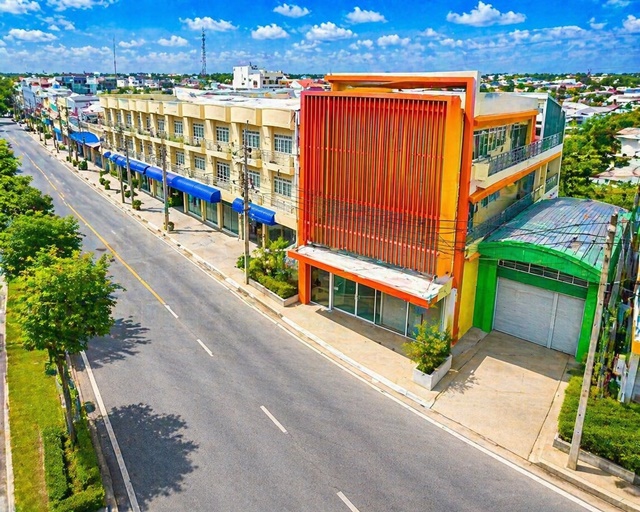 วัดธรรมนิมิต อาคารพาณิชย์ 4 ชั้น 2 คูหา 4นอน รพ.สมเด็จพระพุทธเลิศหล้า 1 กม.ตลาดร่มหุบ 500 ม. แม่กลอง  3 น้ำ  32 ตร.วา. 500 ตร.ม. 