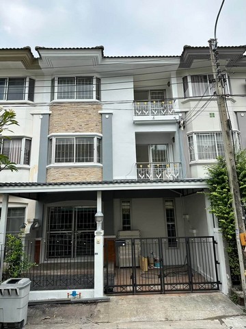 ทาวน์โฮม 3 ชั้น 4 ห้องนอน  3 ห้องน้ำ หมู่บ้านศุภาลัย นวลจันทร์ 64 ทำเลทองย่านเลียบด่วนรามอินทรา