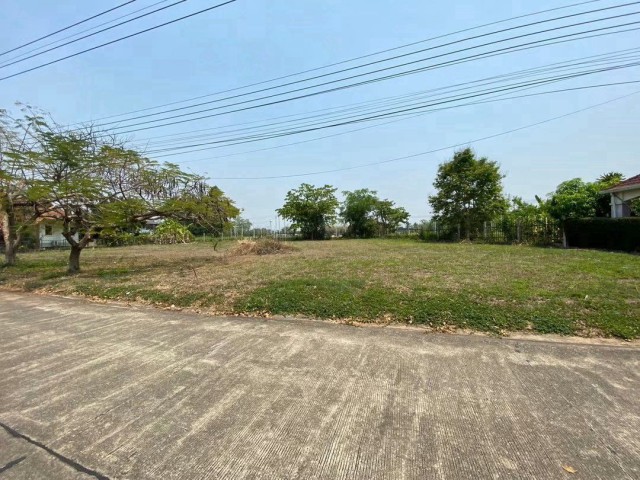 โซนดอยสะเก็ด ขายเพียง 1.8 ล้าน 145.8 ตรว. ที่ดินแปลงสวย ทำเลดี บรรยากาศเงียบสงบ เหมาะสร้างบ้านพักอาศัยหรือซื้อไว้ลงทุนในอนาคต