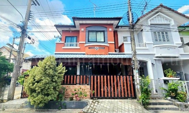 ขายด่วน ทาวน์โฮม บ้านวรางกูล รังสิต - คลองสาม พร้อมอยู่ ราคาถูก ใกล้ MRT สถานีรังสิต