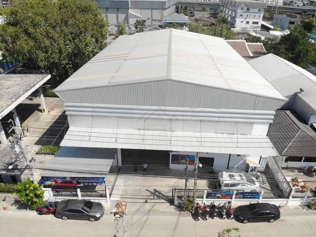 ให้เช่าโกดังพร้อมสำนักงาน 290 ตรว. 1,300 ตรม. ถนนรามอินทรา ใกล้ทางด่วน เข้าได้ทั้งเส้นเลียบด่วนรามอินทรา, พหลโยธิน แลรามอินอินทรา 