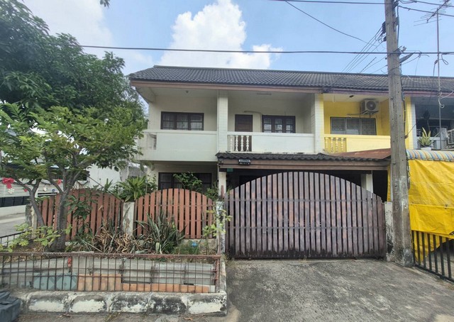 หมู่บ้านช่อแก้ว ซอยพหลโยธิน 64 ถนนพหลโยธิน ปทุมธานี ราคาพิเศษ ขายต่ำกว่าราคาประเมินธนาคาร คุ้มค่าสำหรับผู้ที่กำลงมองหา นัดเข้าชมได้