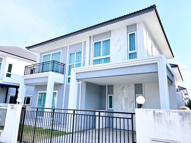 บ้านเดี่ยว 2ชั้น สระว่ายน้ำ 52ตร.วา 4นอน 3น้ำ อยู่วิทยา ใกล้ มเทคโนโลยีมหานคร  900 ม.บิ๊กซี หนองจอก2.23กม. แม็คโคร 5แอร์ 