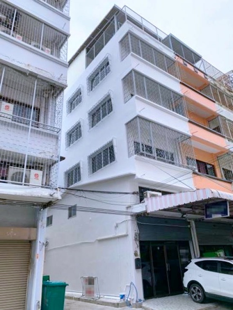 อาคารพาณิชย์ 5.5 ชั้น+ชั้นลอย 5 นอน 6 น้ำ ย่านสาทร สมาคมแต้จิ๋วตลาดสะพาน 2 400 ม.ให้เช่า จันทน์26-32  เจริญราษฎร์1-5  BTS สุรศักดิ์ 800 ม  