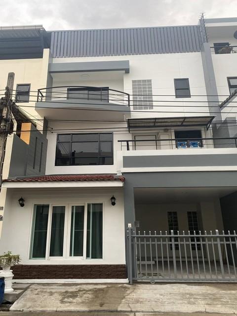 ให้เช่าทาวน์โฮม 3 ชั้น 300 ตร.ม. ไพร์มเพลส สุขุมวิท 105 ซอยลาซาล 77 ใกล้ รร.บางกอกพัฒนา