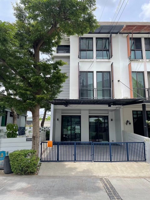 ให้เช่าทาวน์โฮม 3 ชั้นหลังมุม 33 ตรว. 3 ห้องนอน โครงการอารียาแมนดารีน่า สุขุมวิท77 ใกล้ MRT ศรีนุช