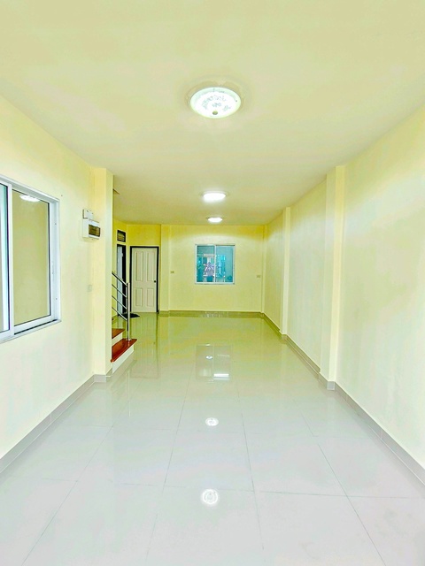 ใกล้วัดเอี่ยมประชามิตร 400 ม.20 ตร.ว. 160 ตร.ม.   รร.วัดแหลมฟ้าผ่า 1.8 กม. WashXpress ซอยวัดใหญ่  ทาวน์เฮ้าส์ 2 ชั้น 3 นอน 2 น้ำ 