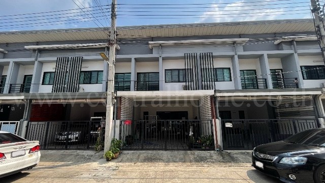 ทาวน์เฮ้า อิงทาวน์ ติวานนท์ ทำเลดี ต้นซอย พร้อมอยู่ ราคาถูก