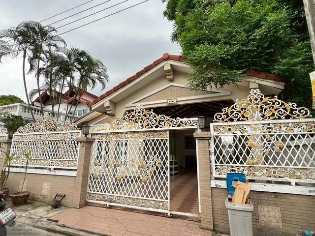 ให้เช่าบ้านเดี่ยว 2 ชั้น 81 ตร.ว. หมู่บ้านสินธนา 6 ซอยนวลจันทร์ 50 ใกล้รถไฟฟ้าสายสีชมพู