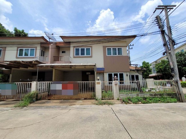 ขายบ้านแฝด  หมู่บ้านภัทรไพรเวท 2 ถนนปทุมธานี-สามโคก ปทุมธานี