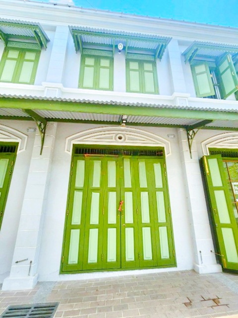 ใกล้MRT วัดมังกร 600 ม.ริมถนนเยาวราช  รีโนเวทใหม่ สวยงาม 1 นอน 2 น้ำ อาคารพาณิชย์ 2.5 ชั้น 20 ตร.วา.ทำเลค้าขายชั้นนำ ใจกลางเยาวราช 