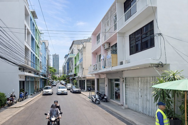 อาคารสำนักงานให้เช่า 1 นอน 1 น้ำชั้นล่าง 13 ตร.ว.52 ตร.ม. ใกล้ BTSราชเทวี 690ม.  ตลาดประตูน้ำ  และBTS พญาไท 