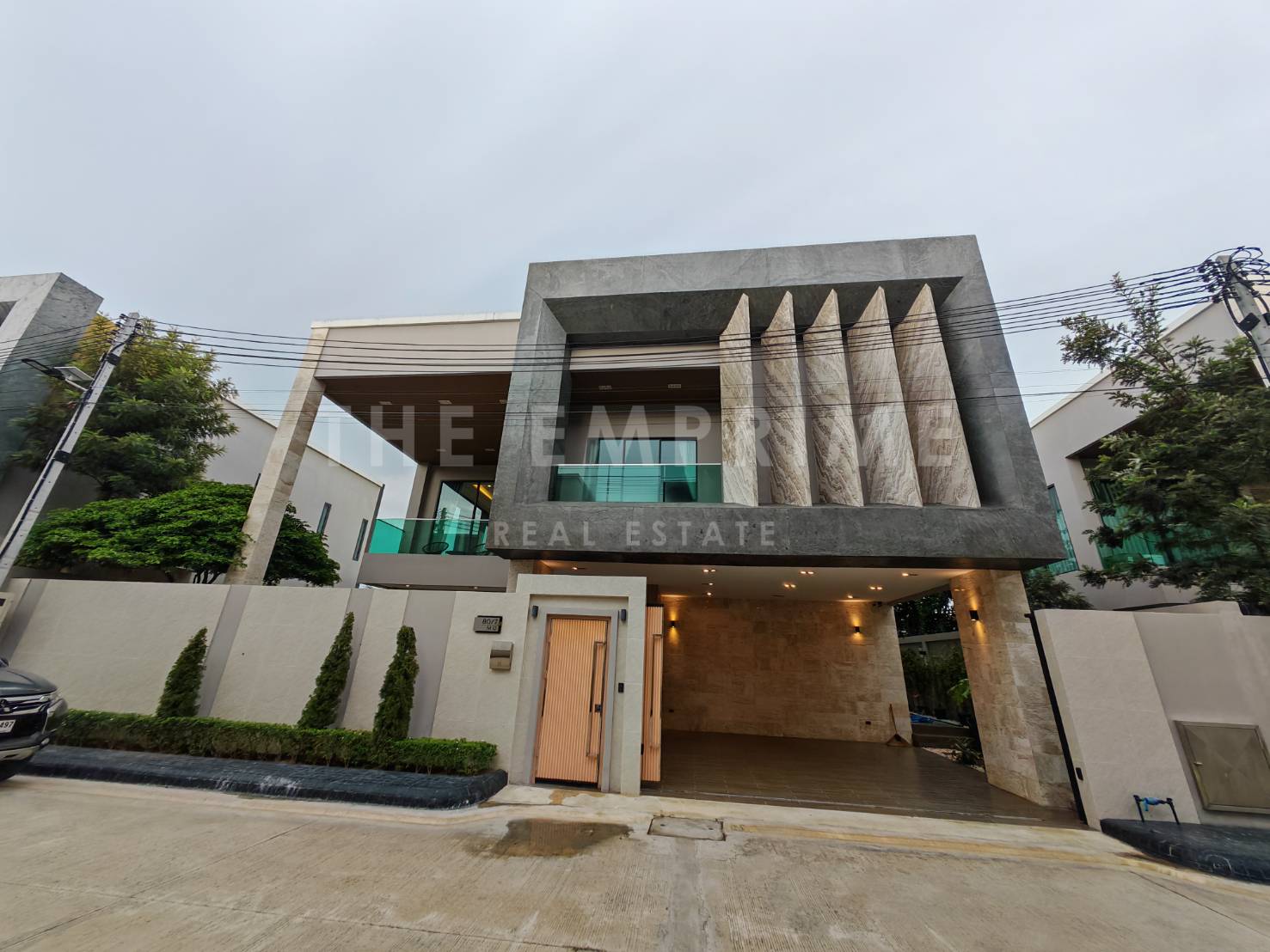 Luxury Pool Villa Pattaya  Easy Motorway Access  Prime Location  3 Bed 4 Bath  16.9 MB