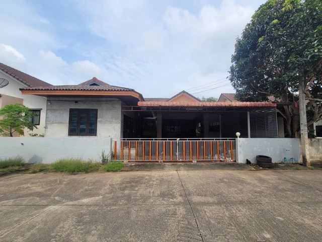 ขายบ้านเดี่ยว  หมู่บ้านธาราศิริ บางชุม โถ 2 ถนนศรีวิชัย สุราษฎร์ธานี