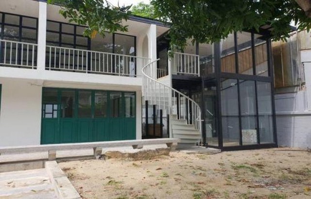 Code19122 Large Houses for Rent in Bangkok Sukhumvit BTS Line size 380sq.meters can walk to BTS