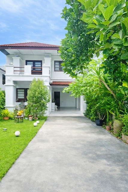 ใกล้BTSนานา 300 ม. ปล่อยเช่าขาดทุน40% ถูกกว่าโรงแรม คฤหาสน์หรู 2 ชั้น รีโนเวทใหม่ 4นอน 4 น้ำ โรงแรมโนโวเทล กรุงเทพ สุขุมวิท4  70 ตร.ว. 