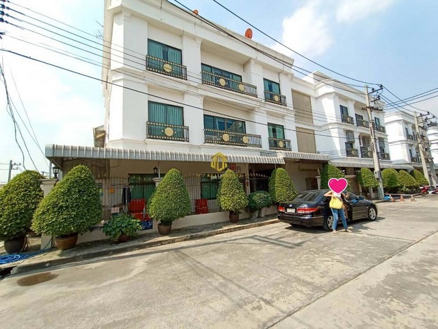 ขายโรงงานตึกคู่ 2 ชั้น เนื้อที่ 2 ไร่ 15 ตารางวา ต.ไร่ขิง อ.สามพราน จ.นครปฐม